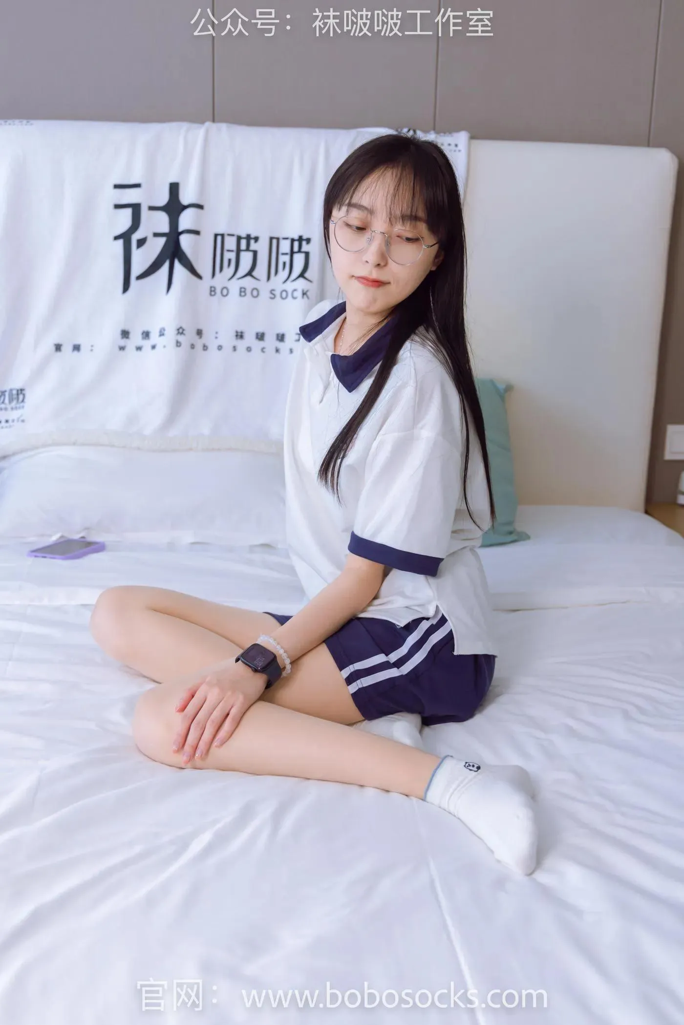 [BoBoSocks袜啵啵]NO.118 稚予-运动鞋、白棉袜、肉丝、踩小熊玩偶 [140P]插图